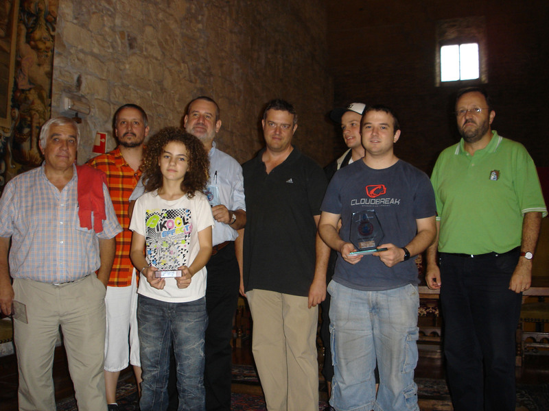 Foto de los premiados y autoridades