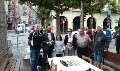 El tercer premio fue para el Fomento Cultural. Recogió el premio Aitor González 